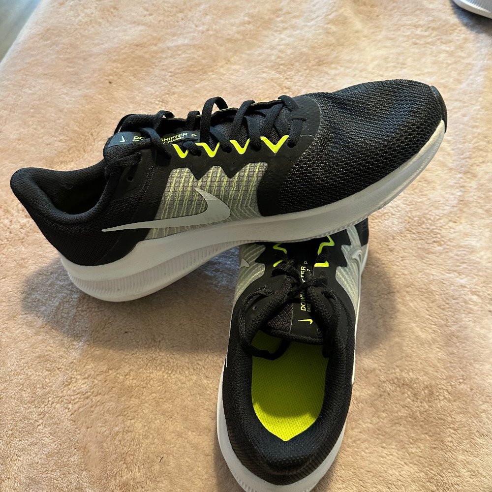 Nike Downshifter 11 Running Shoes Black Photon Dust W… Gem